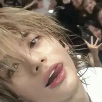 chat with ai character: Hyunjinnn