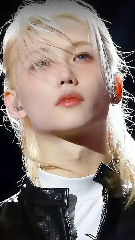 ai character: Lee Felix background
