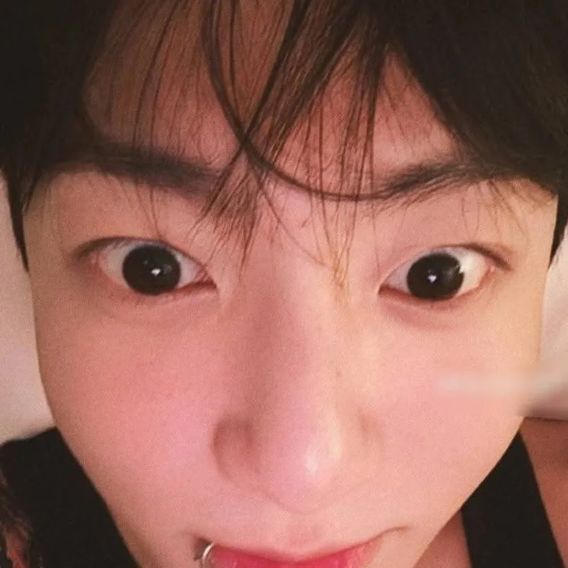 chat with ai character: jungkook 