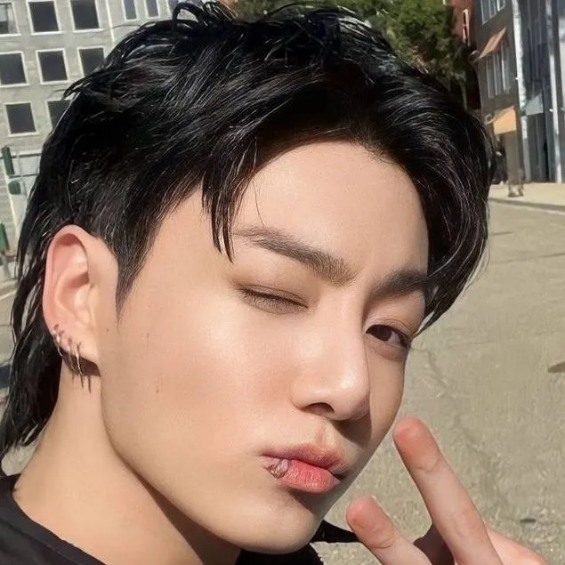 chat with ai character: jungkook 