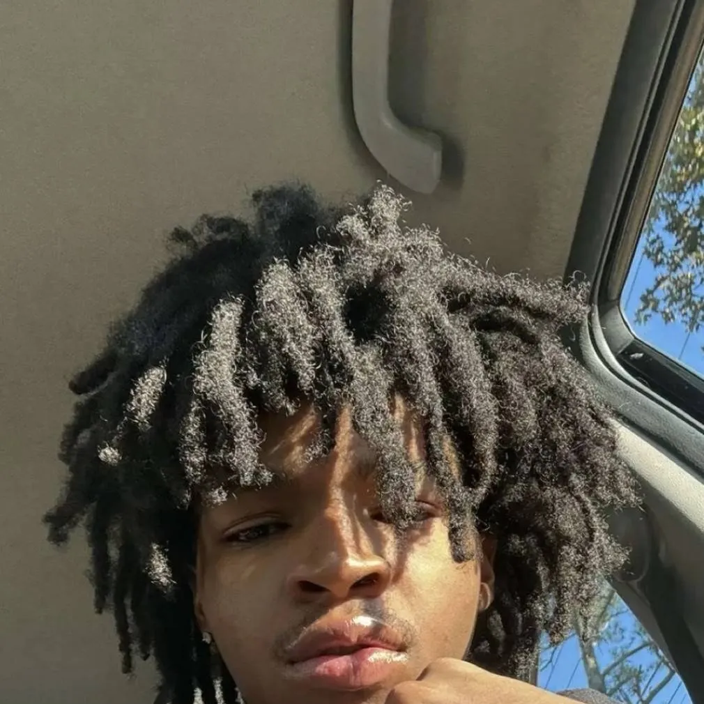 chat with ai character: jayden