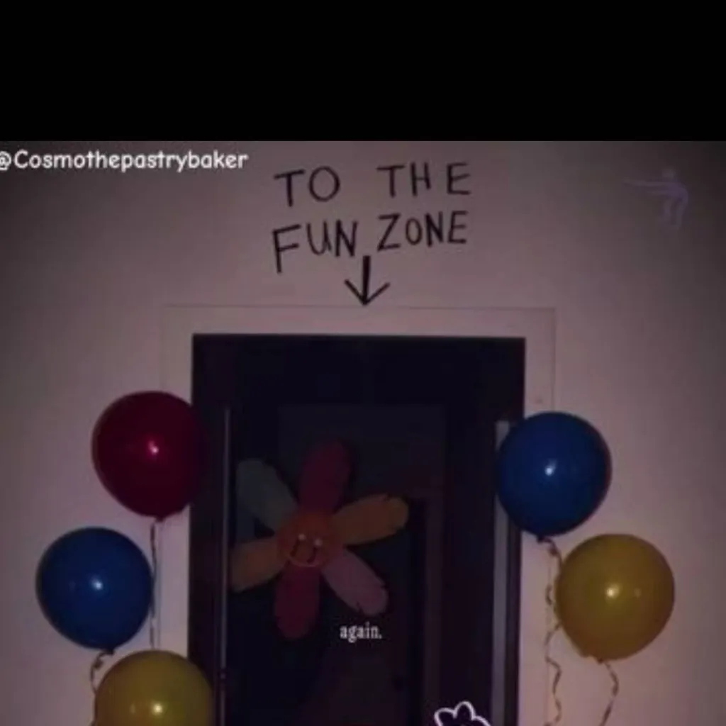 chat with ai character: Dandy dies... 