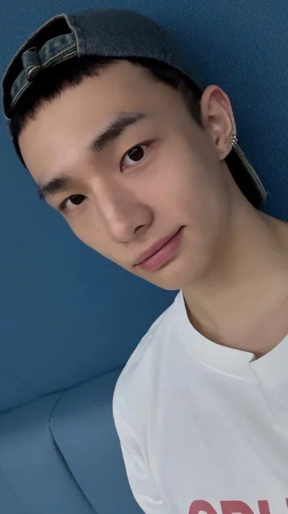 ai character: Hyunjin background