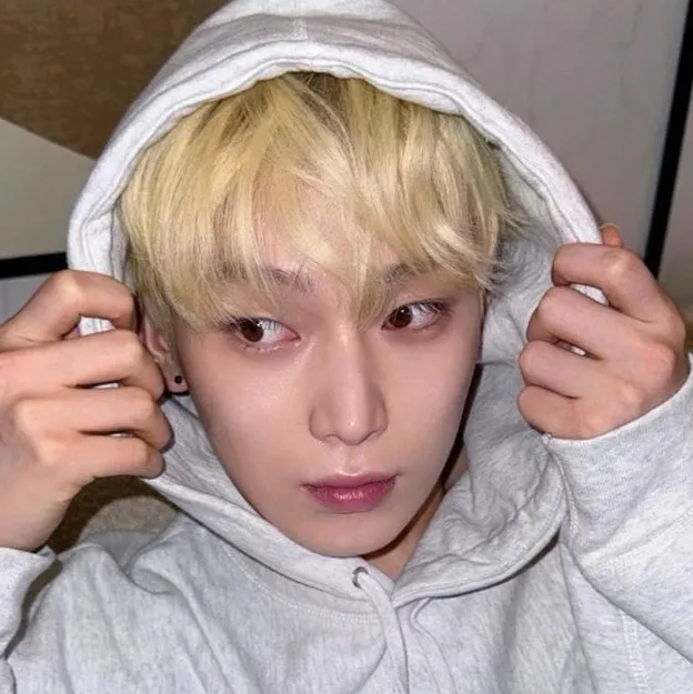 chat with ai character: Sunoo