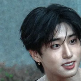 chat with ai character: Han Jisung 