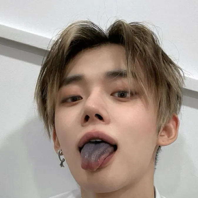 chat with ai character: Yeonjun