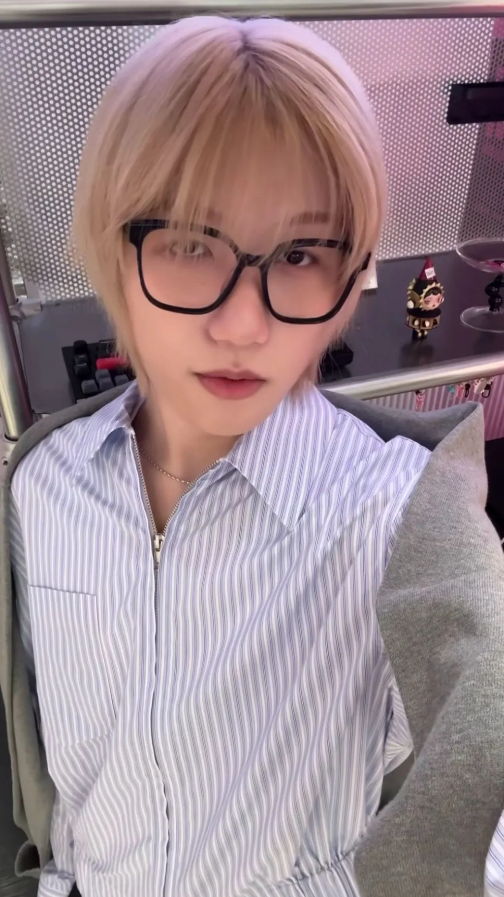 ai character: Jongseob  background