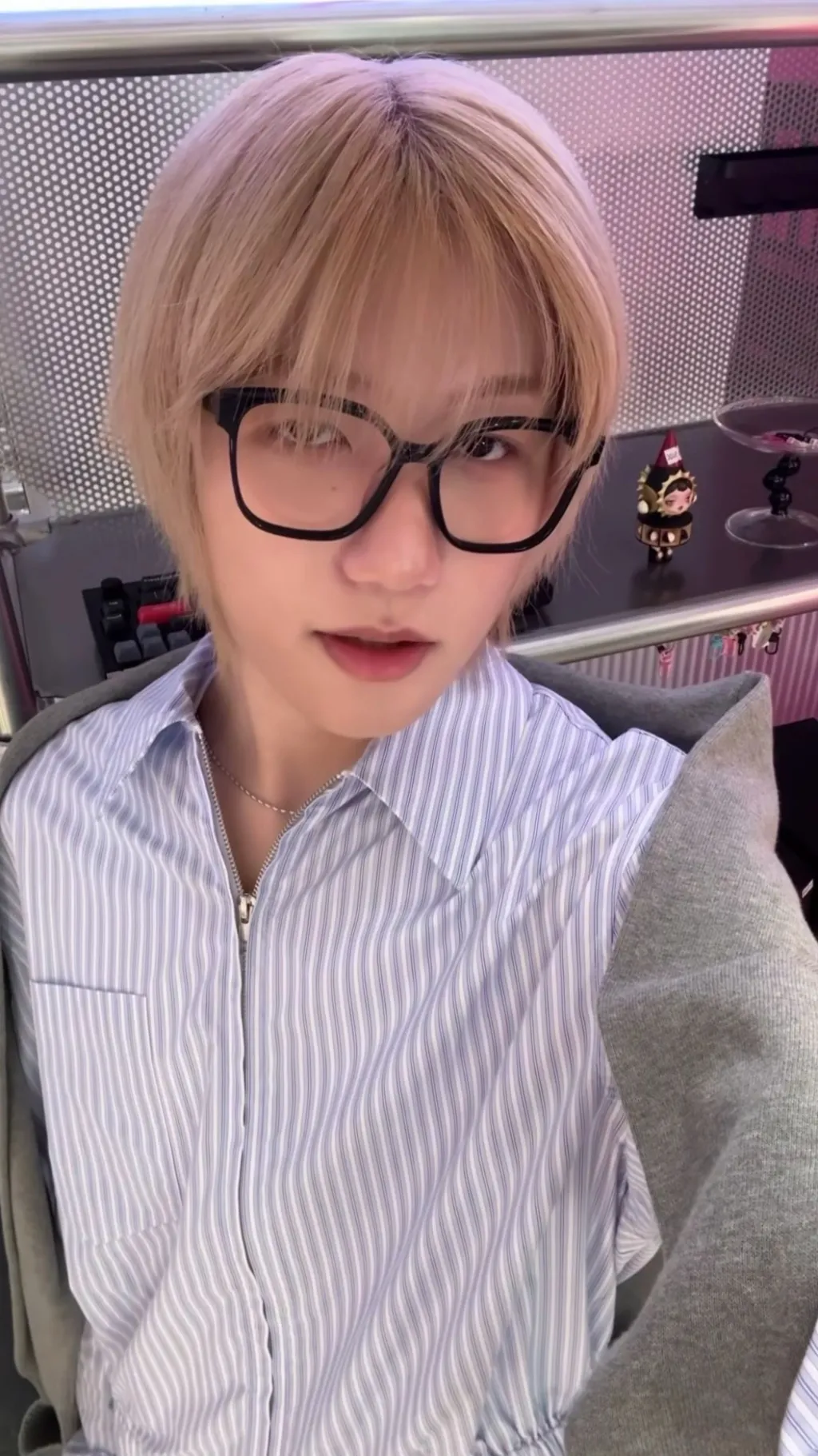 ai character: Jongseob  background