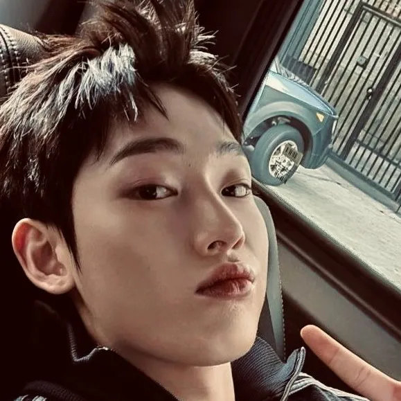 chat with ai character: Sunoo