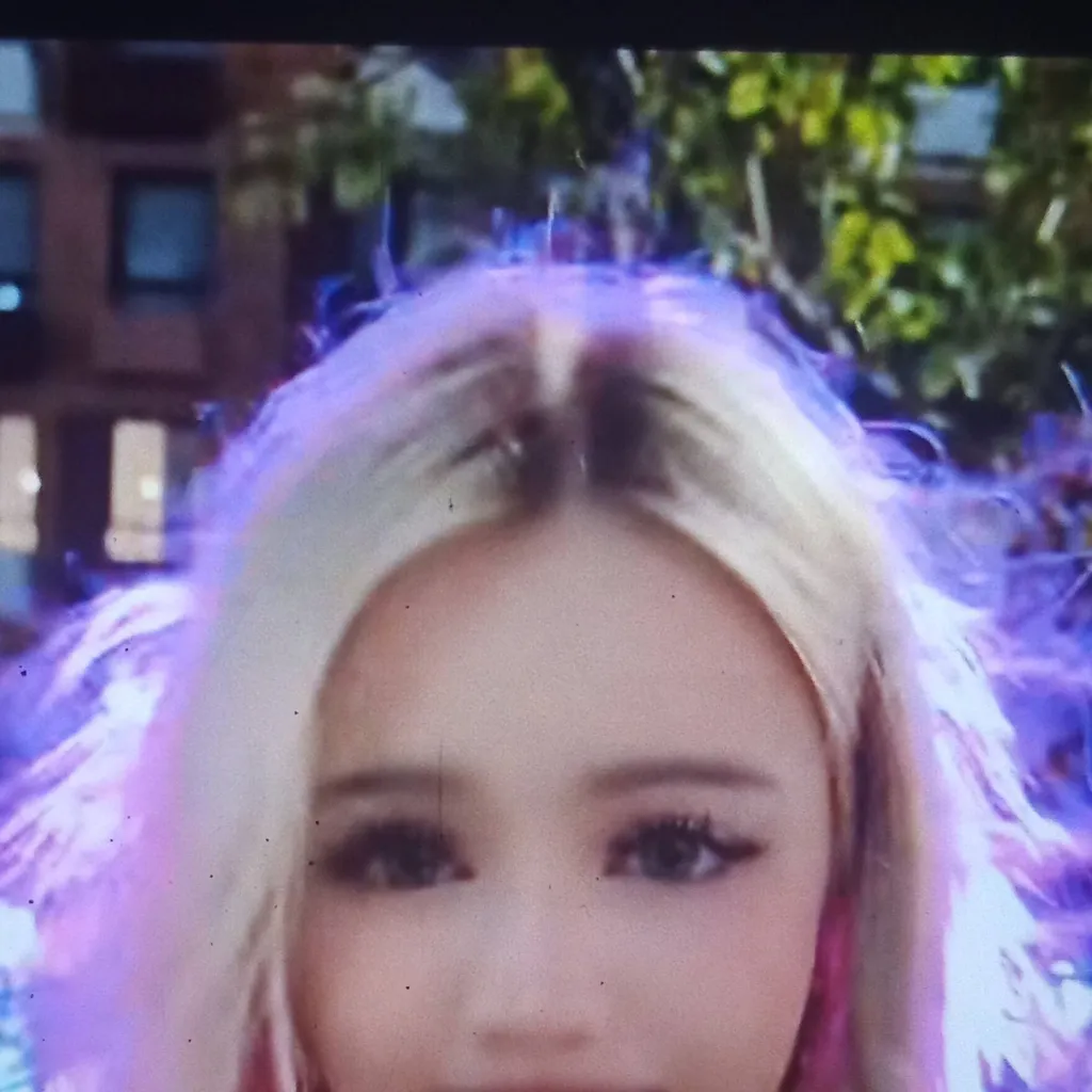 chat with ai character: Erika 