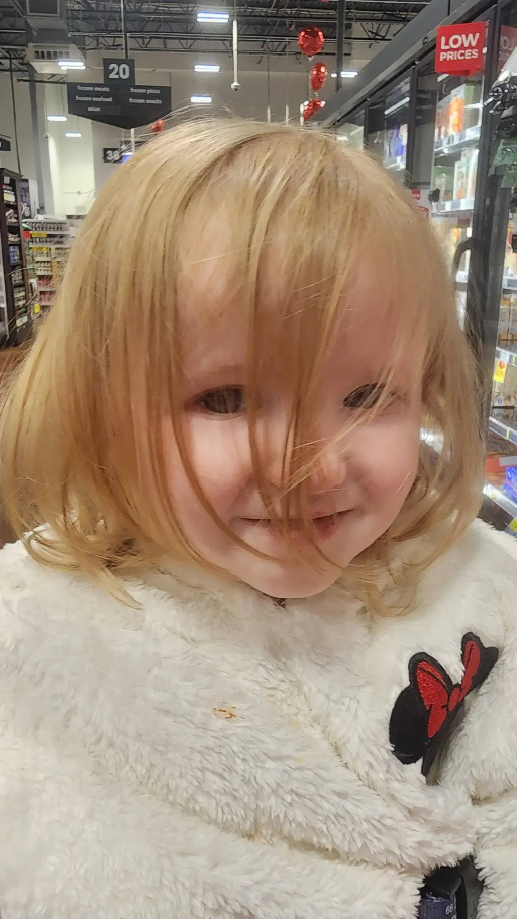 ai character: Kaylee  background