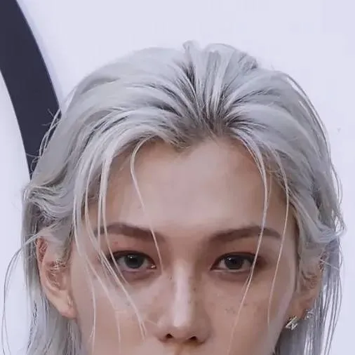 chat with ai character: felix 