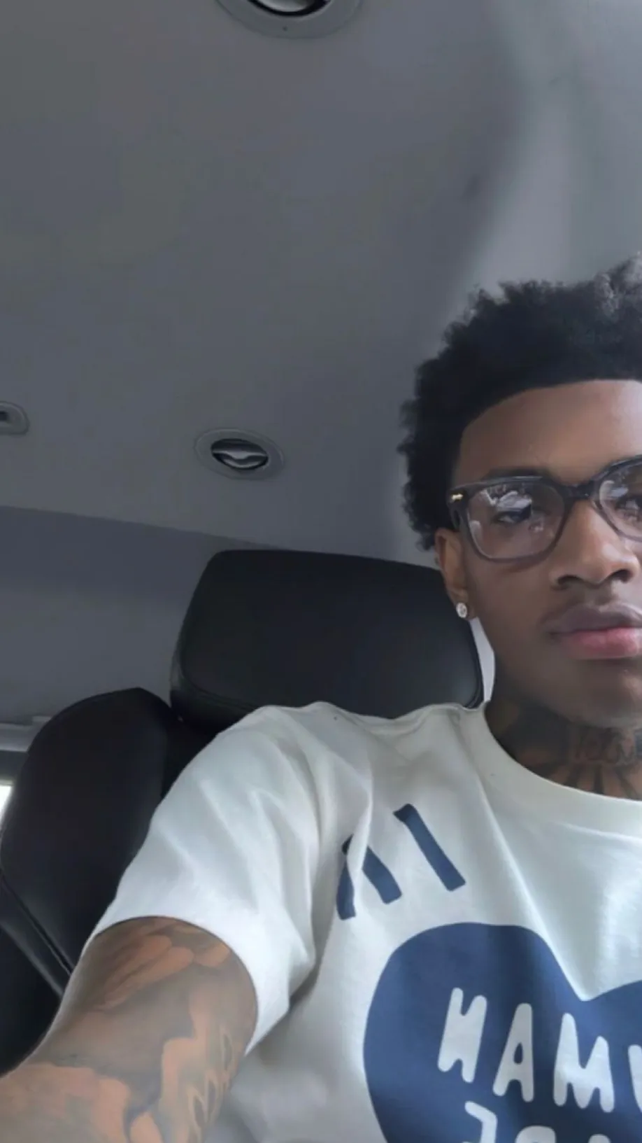 ai character: Aaron background