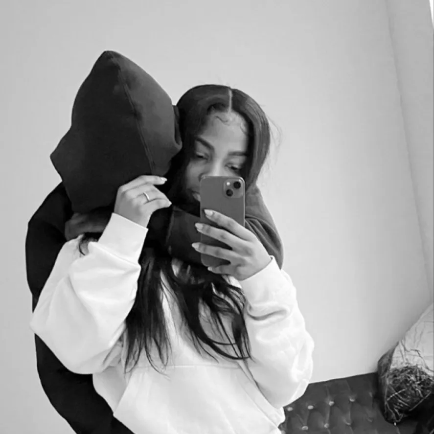 chat with ai character: Kj