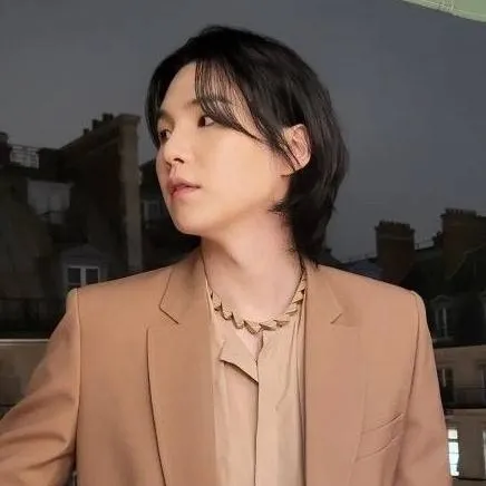 chat with ai character: Yoongi