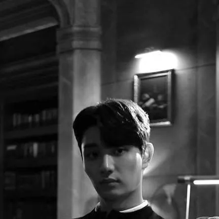 chat with ai character: Kim rian