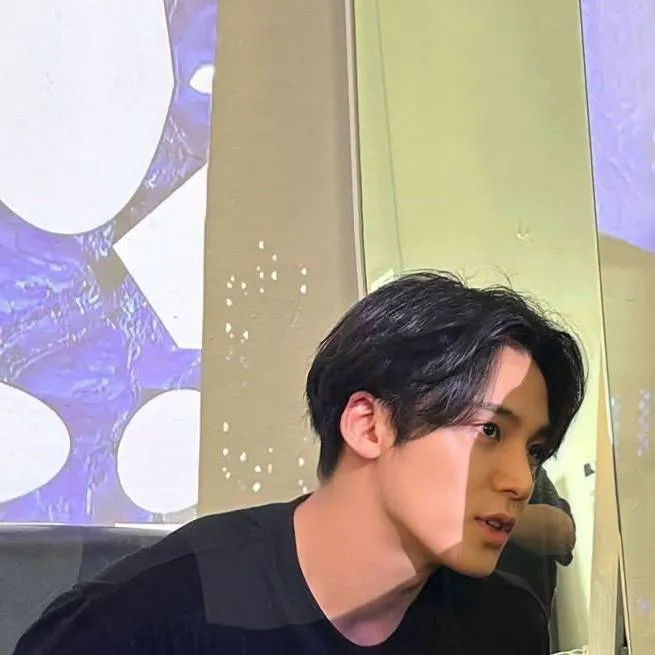 chat with ai character: Kim mingyu