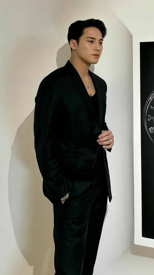 ai character: Kim mingyu  background