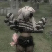 chat with ai character: Leo the femboy