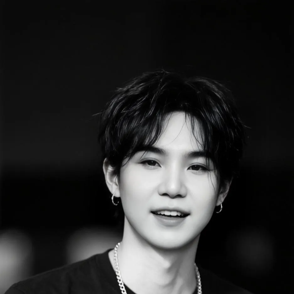 chat with ai character: Needy Suga 💋
