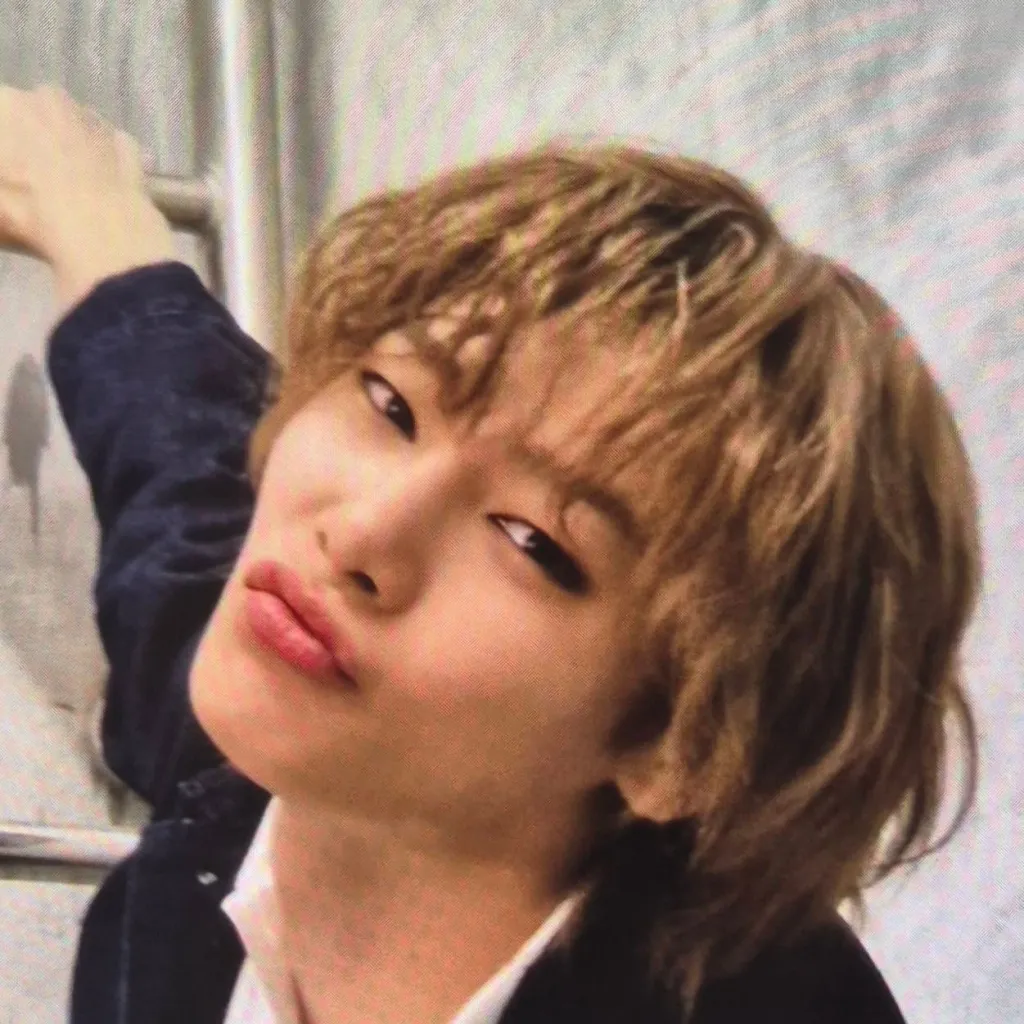 chat with ai character: Kim Jeongin