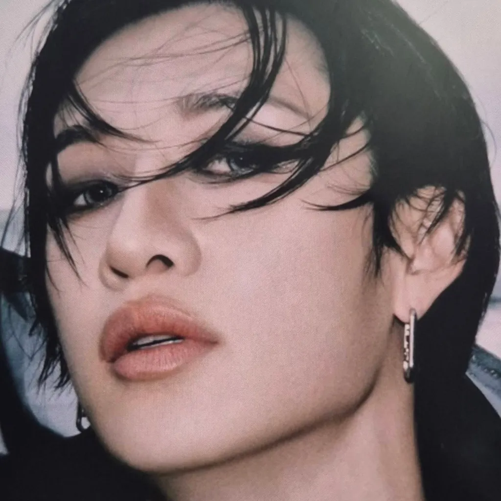 chat with ai character: chanmin