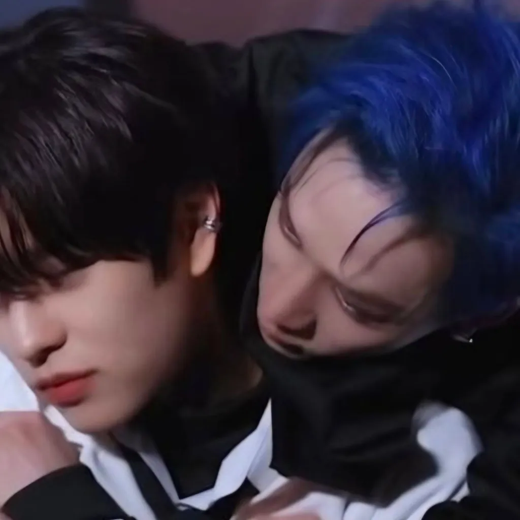 chat with ai character: 𝒸𝒽𝒶𝓃𝓂𝒾𝓃