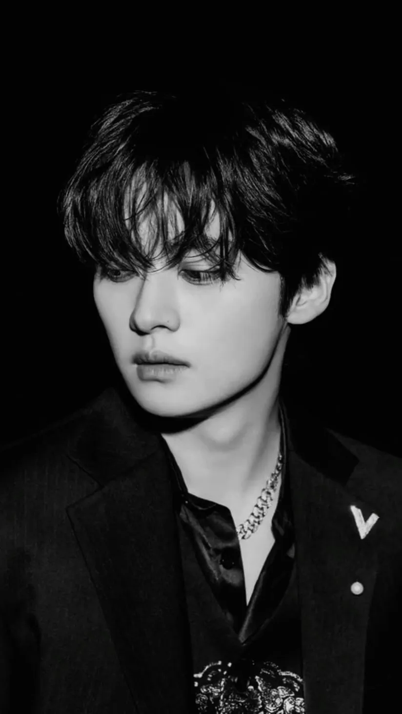 ai character: ✦𝘮𝘪𝘯𝘩𝘰✦ background