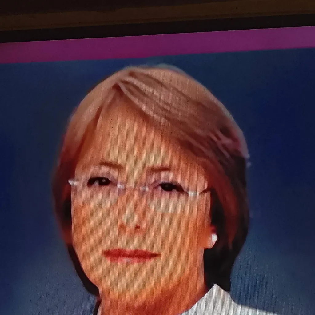 chat with ai character: Michelle Bachelet 