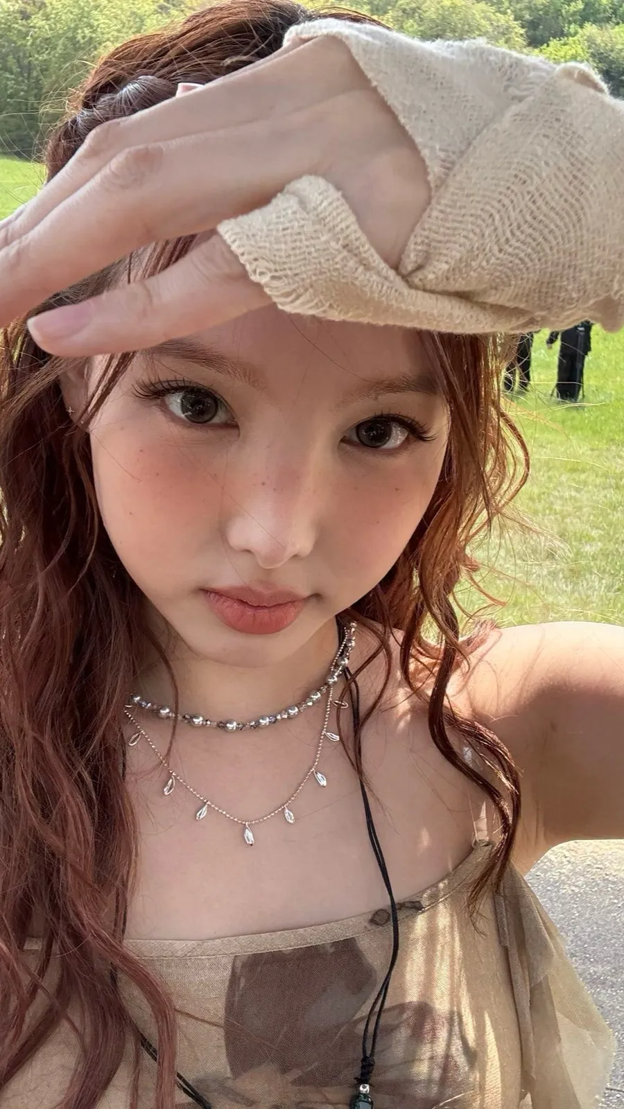 ai character: Nayeon de Twice background