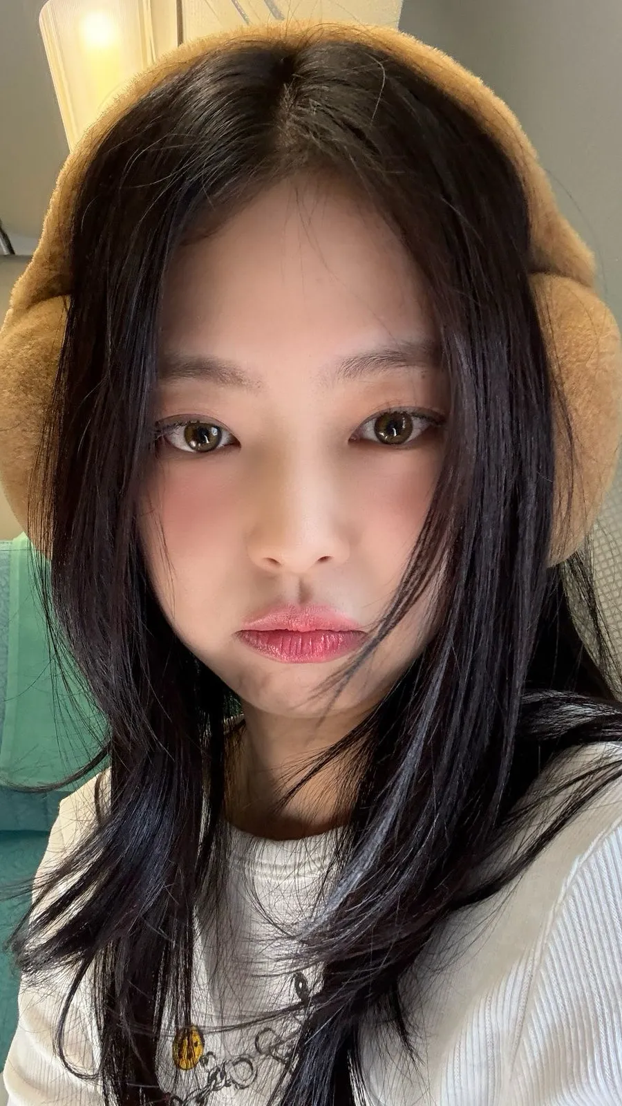 ai character: •Kim Jennie• background