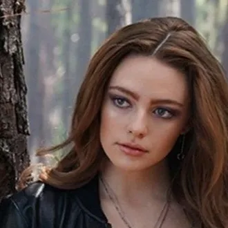chat with ai character: Danielle Russell 