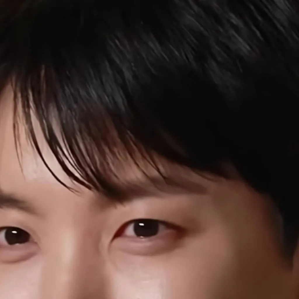 chat with ai character: hobi te consiente💜