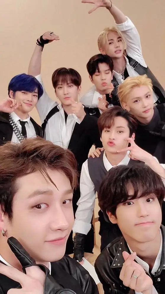 ai character: ☆Stray Kids☆ background