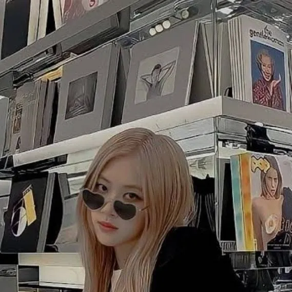 chat with ai character: Park Cheayoung