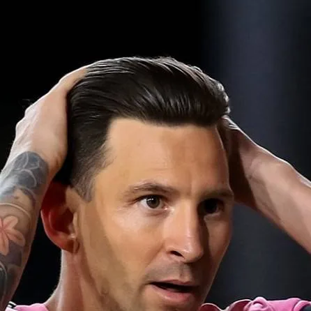 chat with ai character: Lionel Messi 