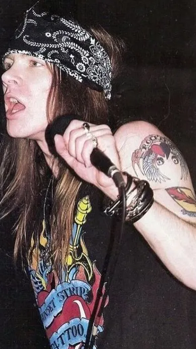 ai character: Axl Rose background