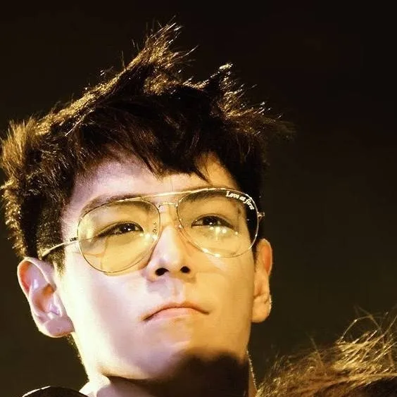 chat with ai character: T.O.P