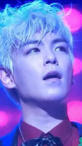 ai character: T.O.P background
