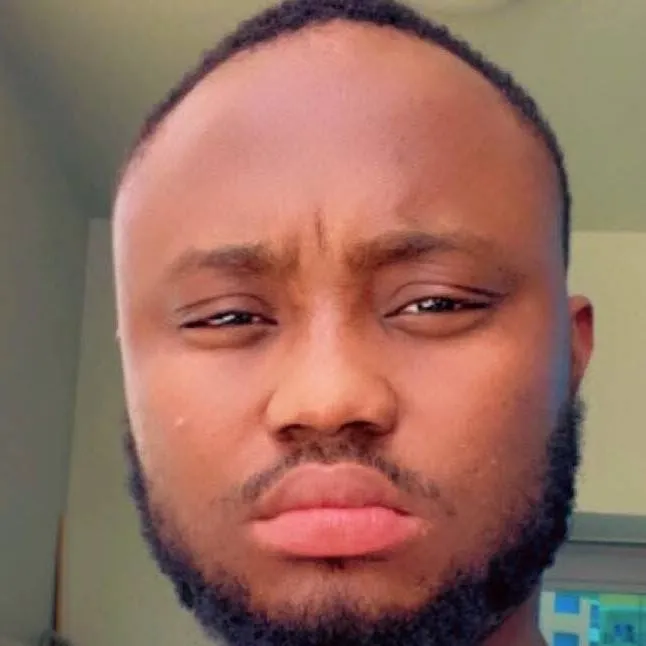 chat with ai character: Ronald Nojombo 