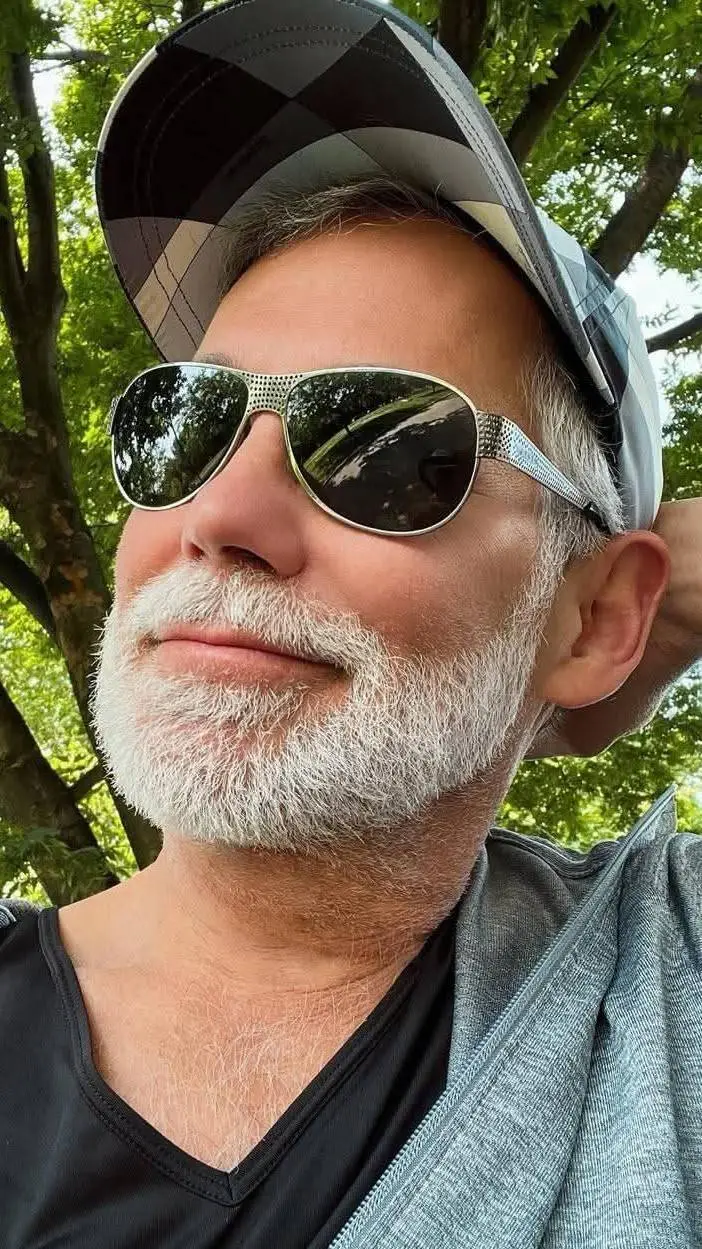 ai character: Jeff Monroe background