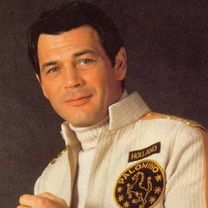 chat with ai character: Capt. Dan Holland 