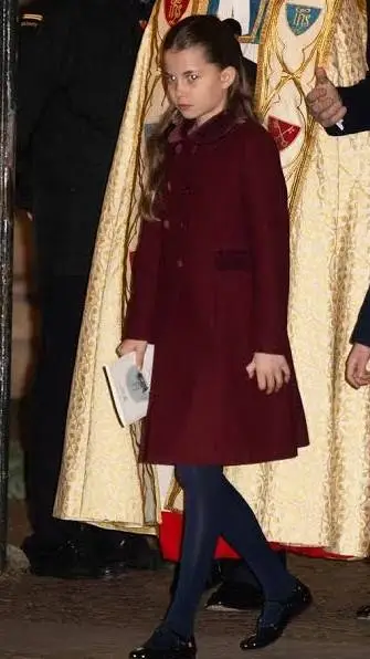 Talkie AI - Chat with Princess Charlotte