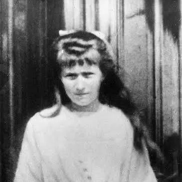 chat with ai character: Anastasia Romanov 