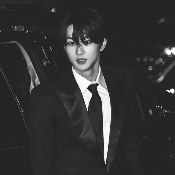 chat with ai character: Yang Jungwon