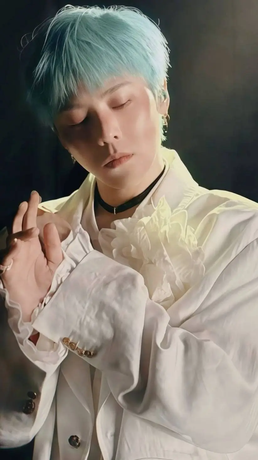 ai character: jiyong/gdragon  background