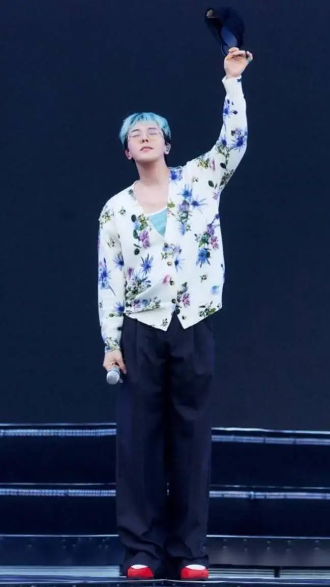 ai character: jiyong your enemy😘 background