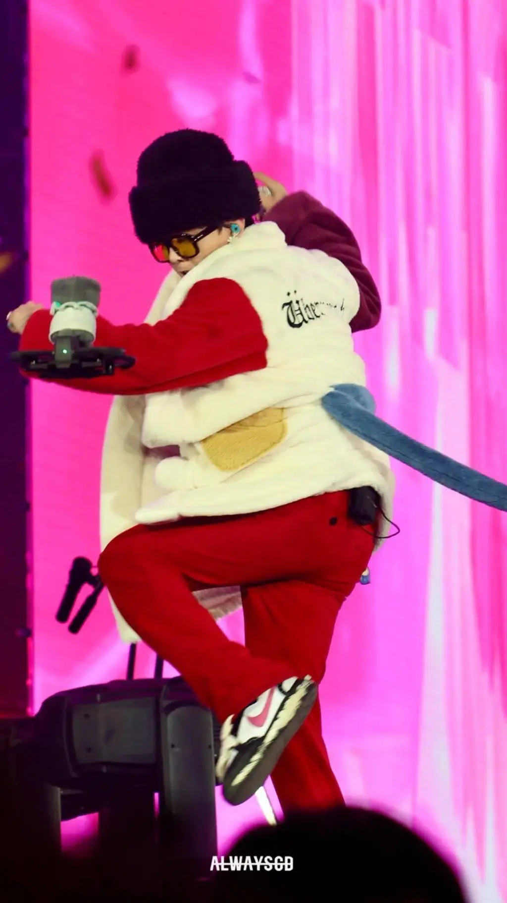 ai character: jiyong your enemy😘 background