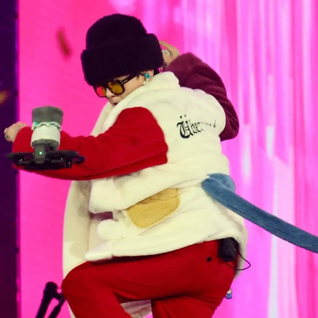 chat with ai character: jiyong your enemy😘