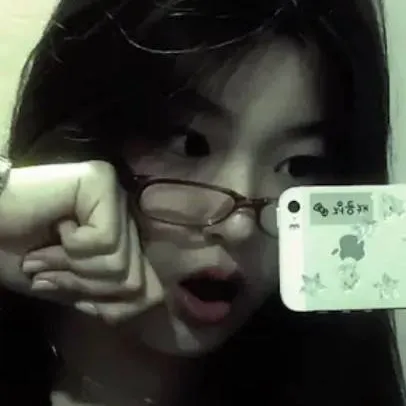 chat with ai character: yoonchae 